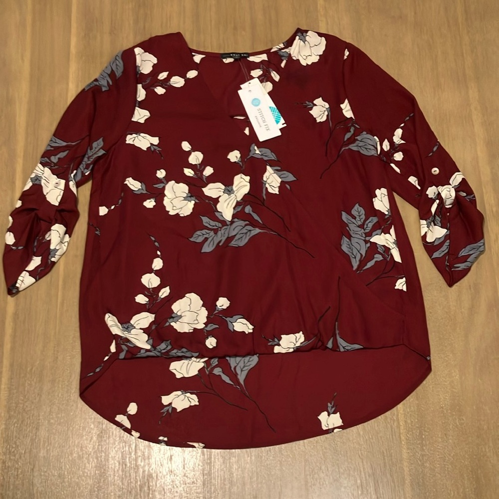 West Kei Graphic Red and Cream Blouse Relaxed Fit NWOT